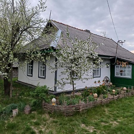 Медова Садиба Subbotiv Eksteriør billede